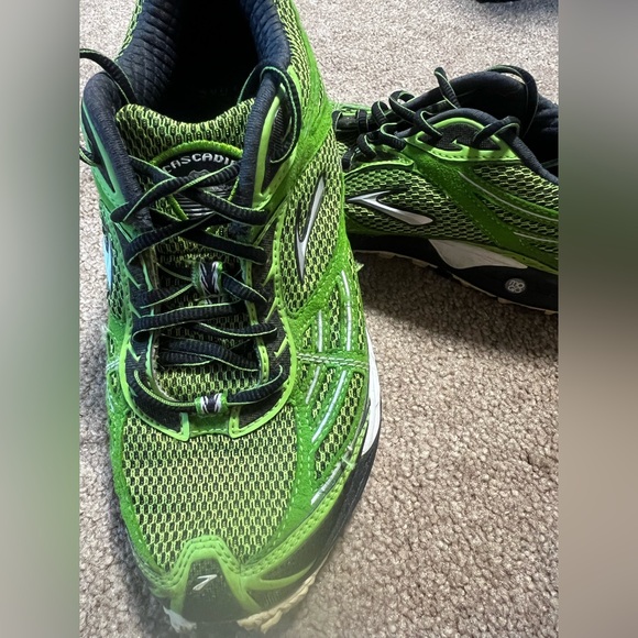 Brooks Green Athletic Shoes - Picture 3 of 5
